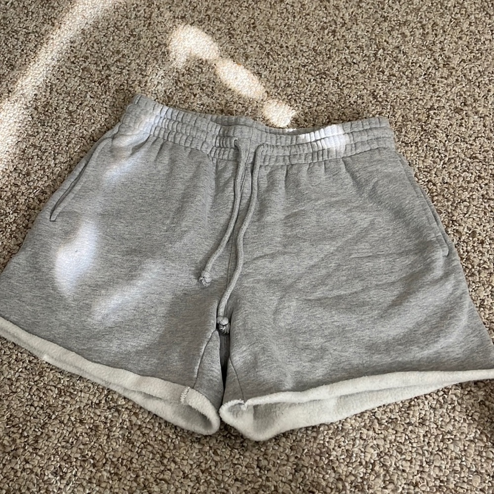 Aritzia boyfriend sweatshorts